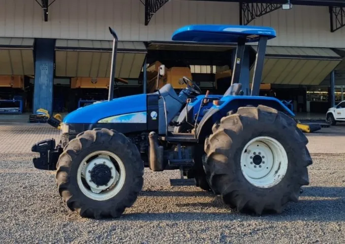Trator New Holland TL75E