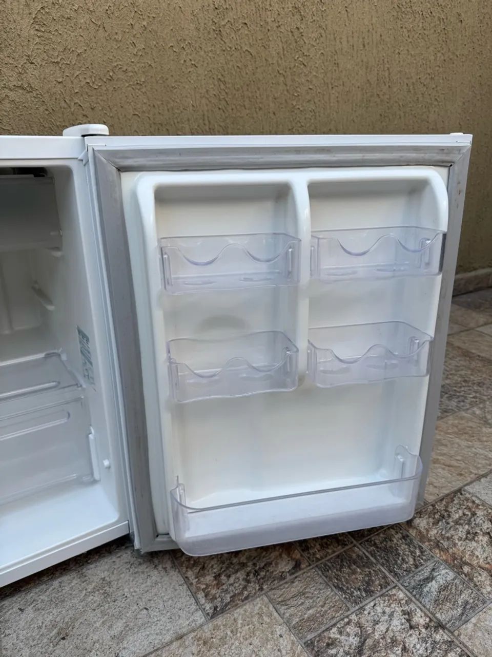 Frigobar Electrolux 110v 79L - Foto 3
