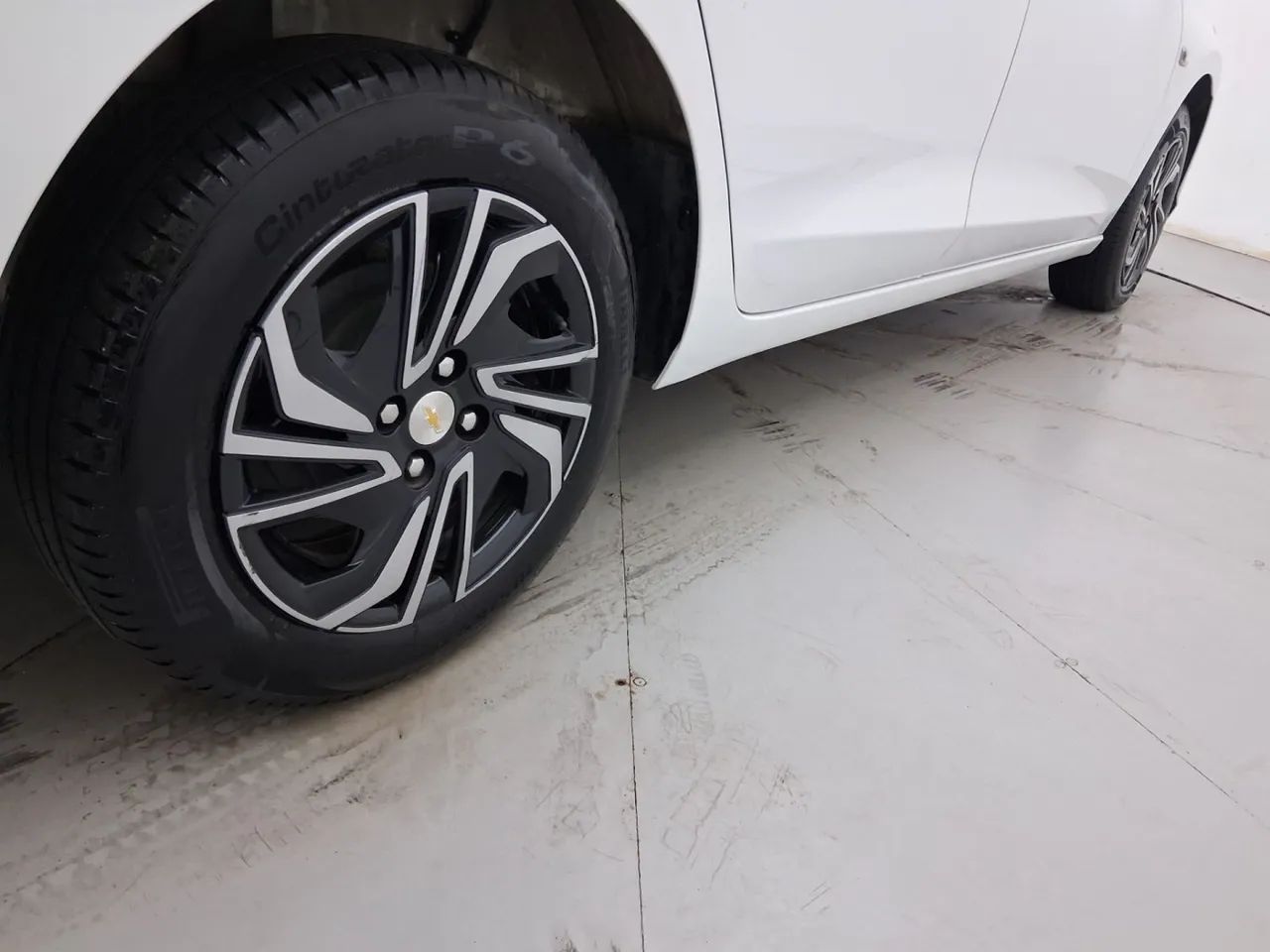 Chevrolet Onix Activ 1.4 8V Flex Aut. 4P, foto 14 de 18