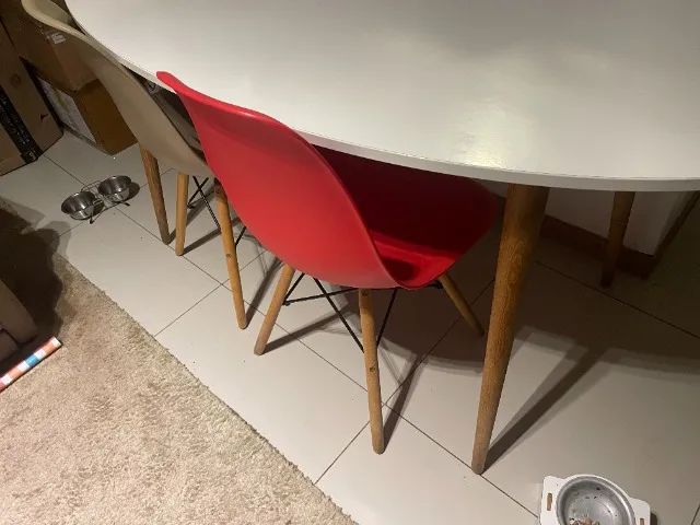 Mesa de Jantar Oval! Branca Mdf! Pés de madeira!