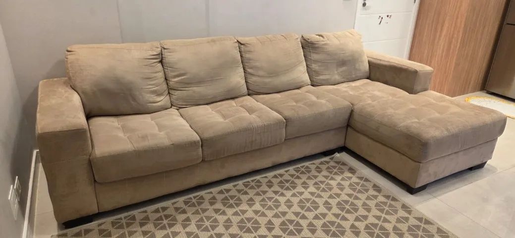 Sofá com chaise