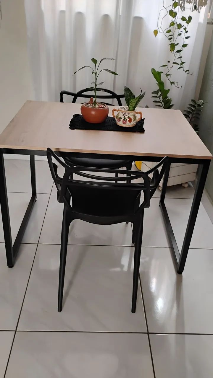 Mesa de jantar estilo industrial 