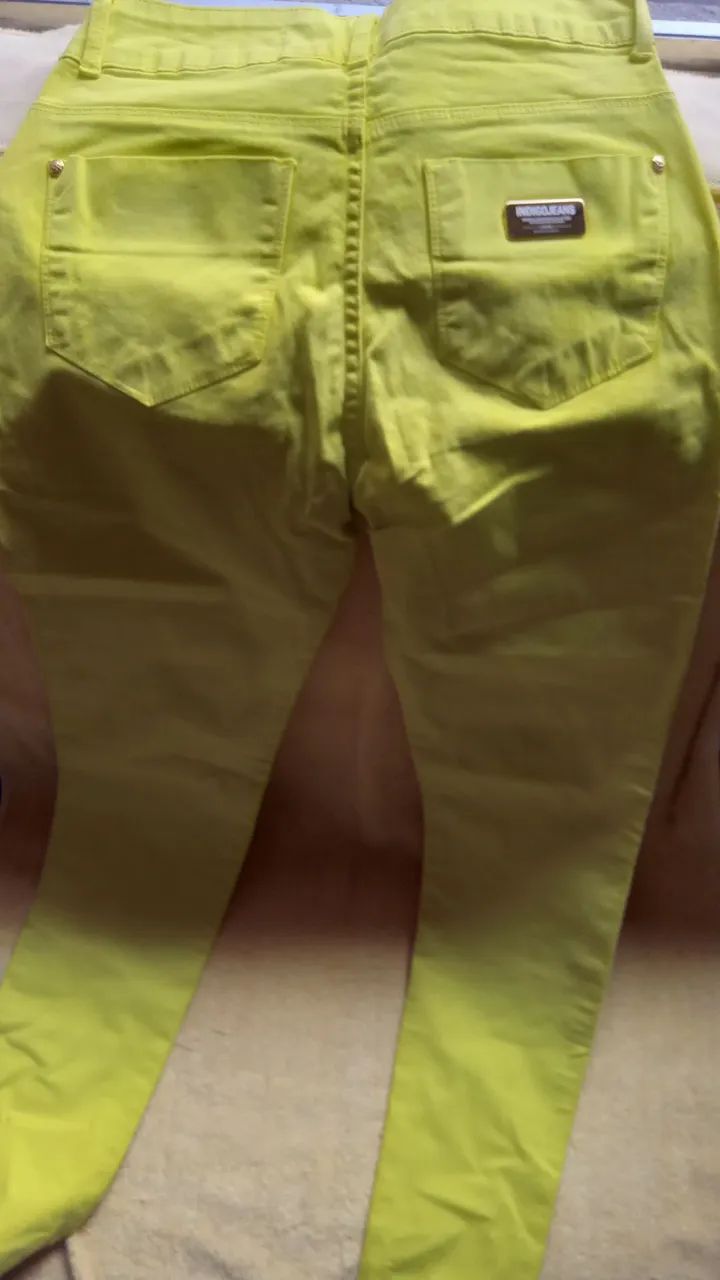 CALÇA SARJA VERDE NEON INDIGO JEANS - Foto 4