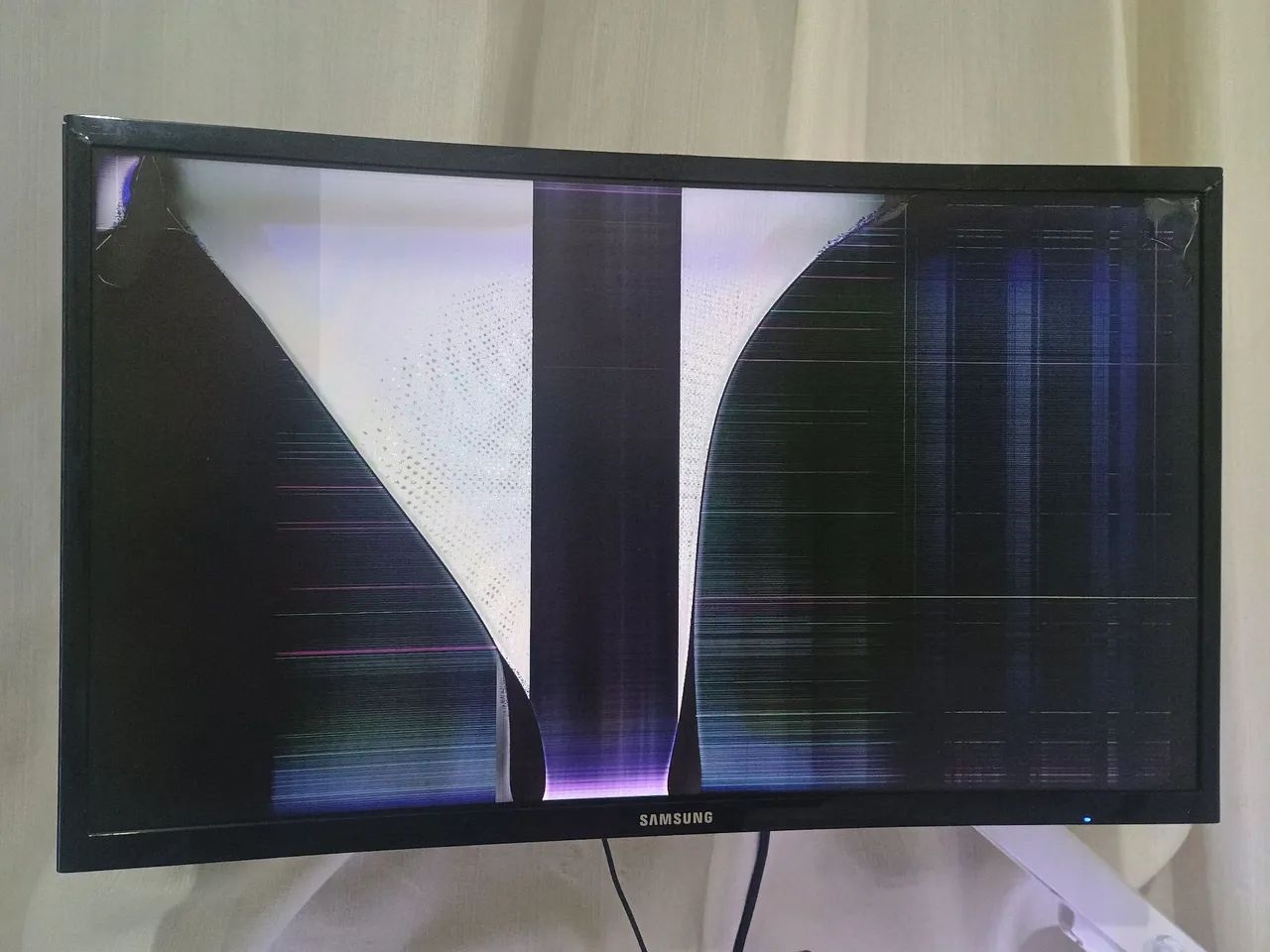 Monitor Curvo Samsung 24" Quebrado