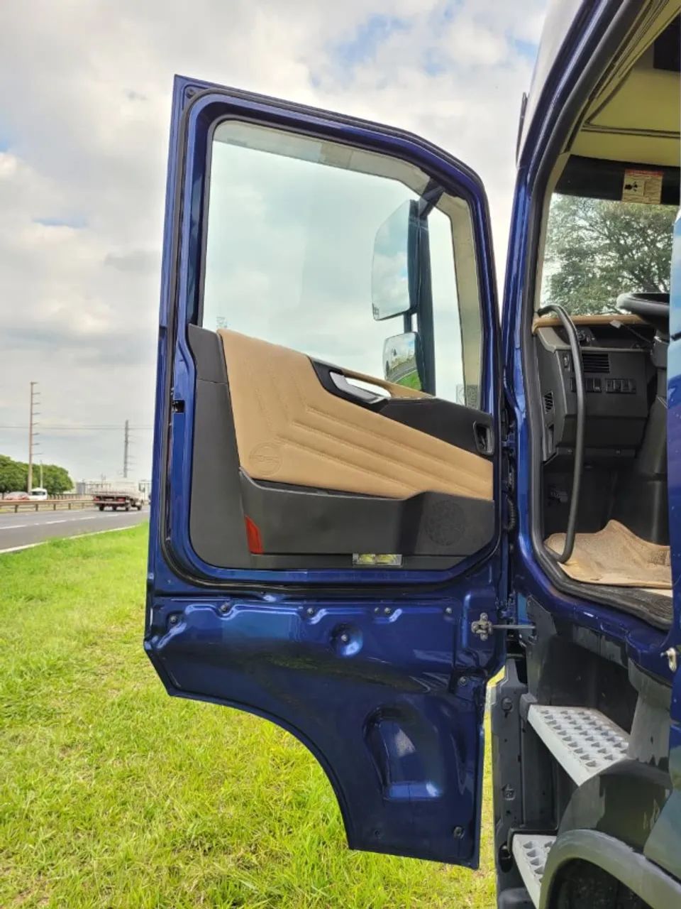VOLVO FH 500 6X2 TRUCADO OCEAN RACE EDITION AUTOMÁTICO 2015 / 2016 EDIÇÃO * - Foto 10