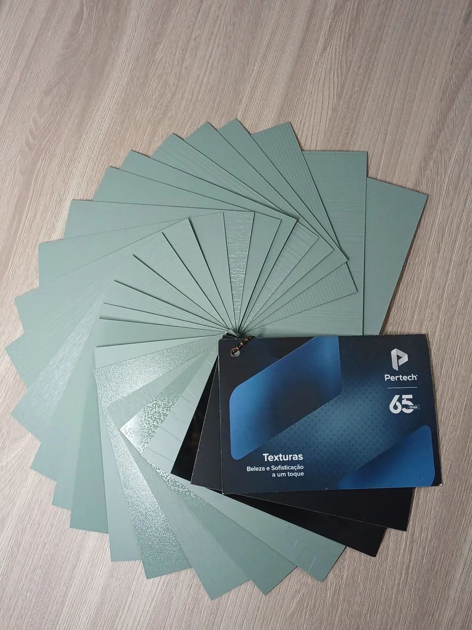 Catálogo PERTECH Laminado Decorativo Alta Pressão 