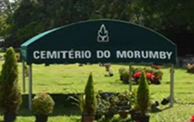 Jazigo no cemiterio morumbi praça central