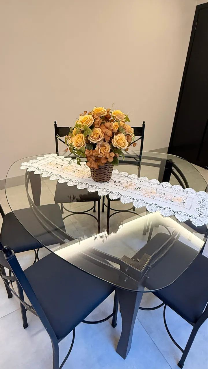 Mesa com 6 Cadeiras  - Foto 3