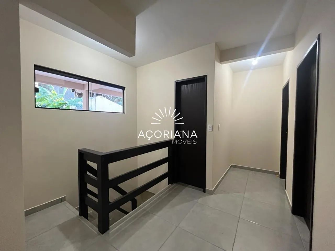 Casa nos Açores: 4 quartos, suíte, terreno amplo e perto da praia - Foto 4