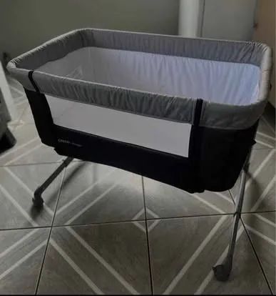 Berço e bebê conforto em ótimo estado