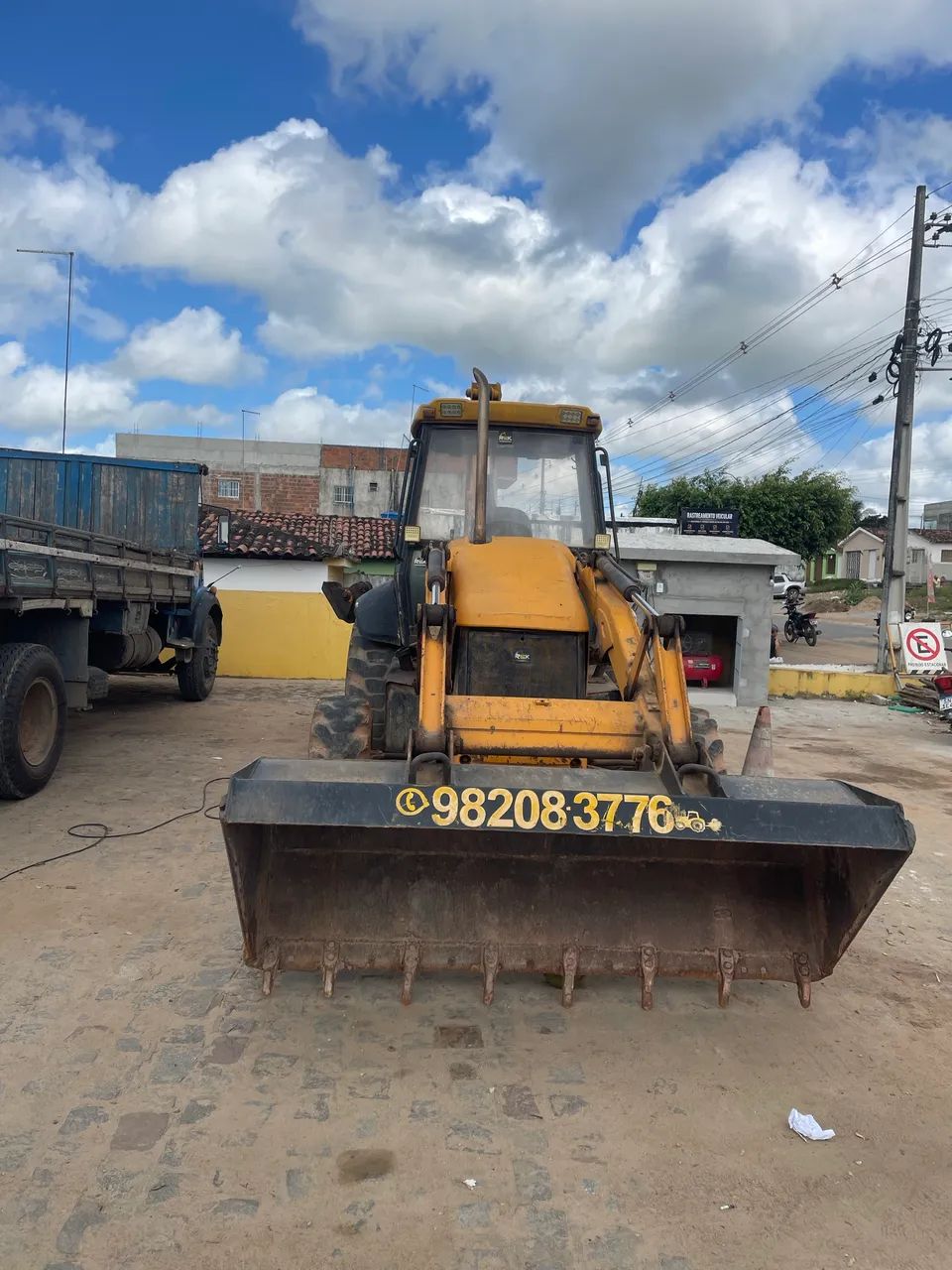 Retroescavadeira JCB 3c Plus 4x4 2011