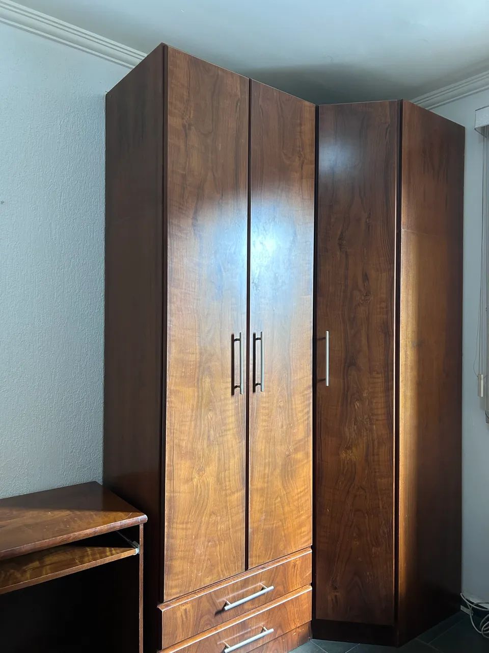 Guarda roupa de canto em madeira - Foto 4