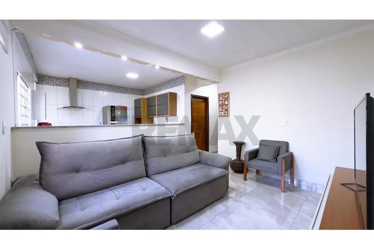 Sobrado com loja comercial com Apartamento ADE 402 - RECANTO DAS EMAS - Foto 2