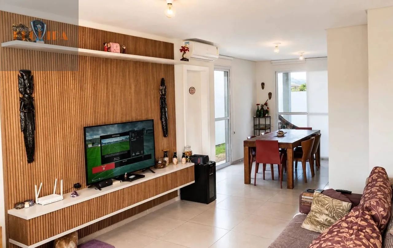 Casa com 3 dormitórios e financiável no Carianos