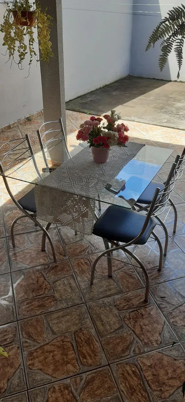 Mesa Tampo de Vidro com 4 cadeiras  - Foto 4