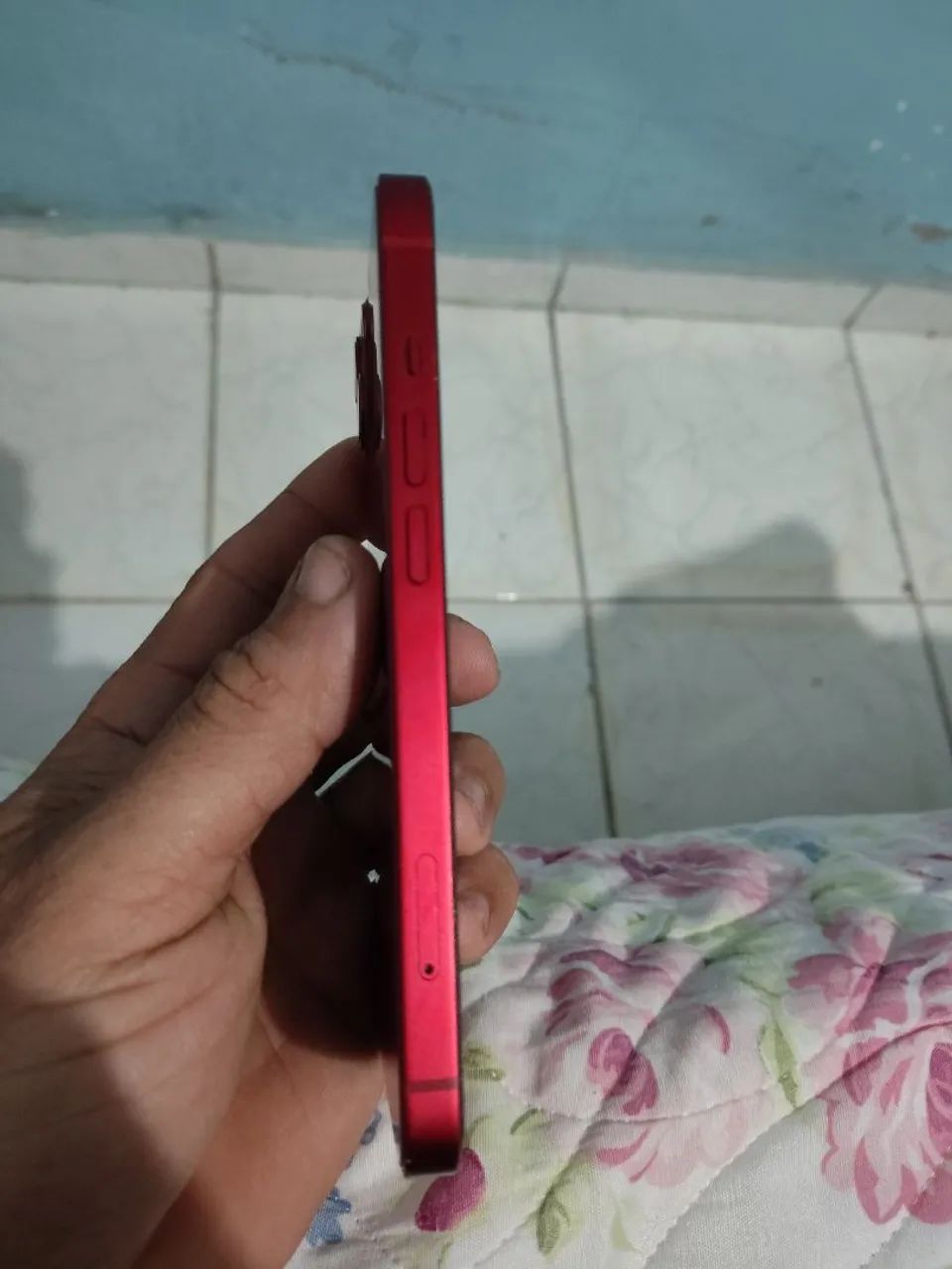 iPhone 13 RED - Foto 2