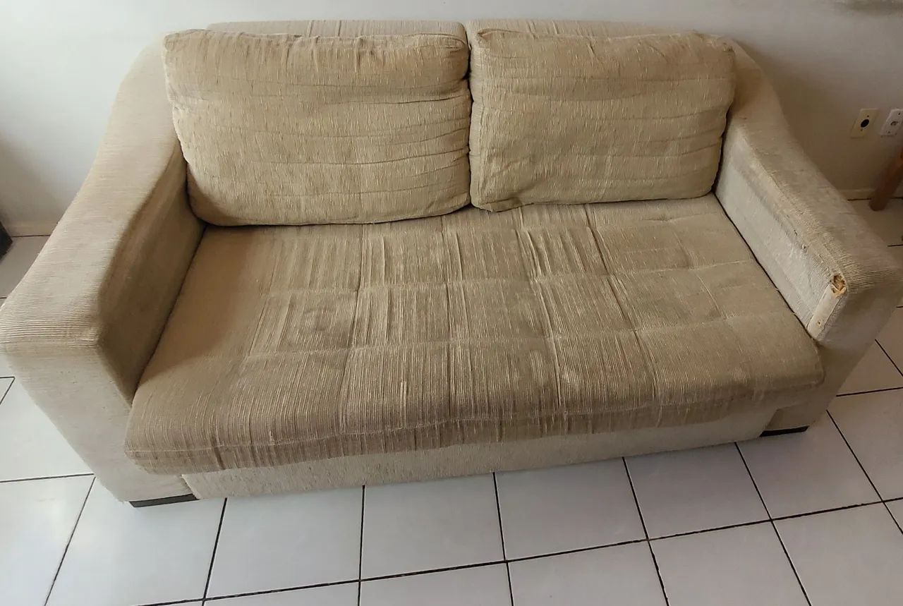 SOFÁ-CAMA DE 3 LUGARES.