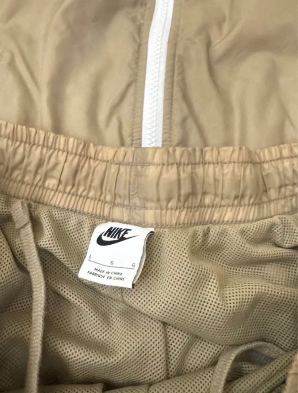 Conjunto Nike woven bege  - Foto 2