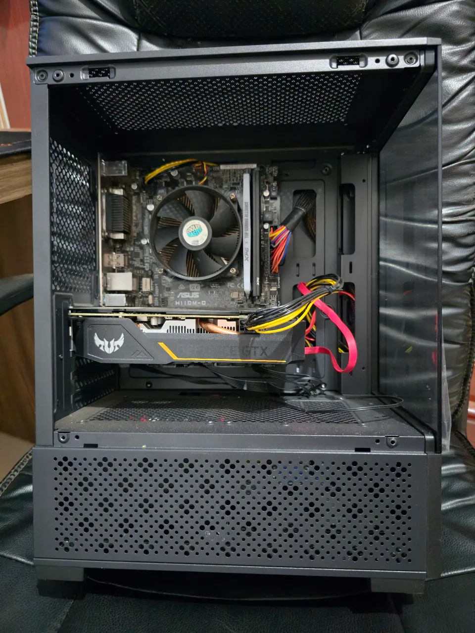 PC Gamer: Core i7-7700, 16GB, GTX 1060 3GB, SSD. Loja física
