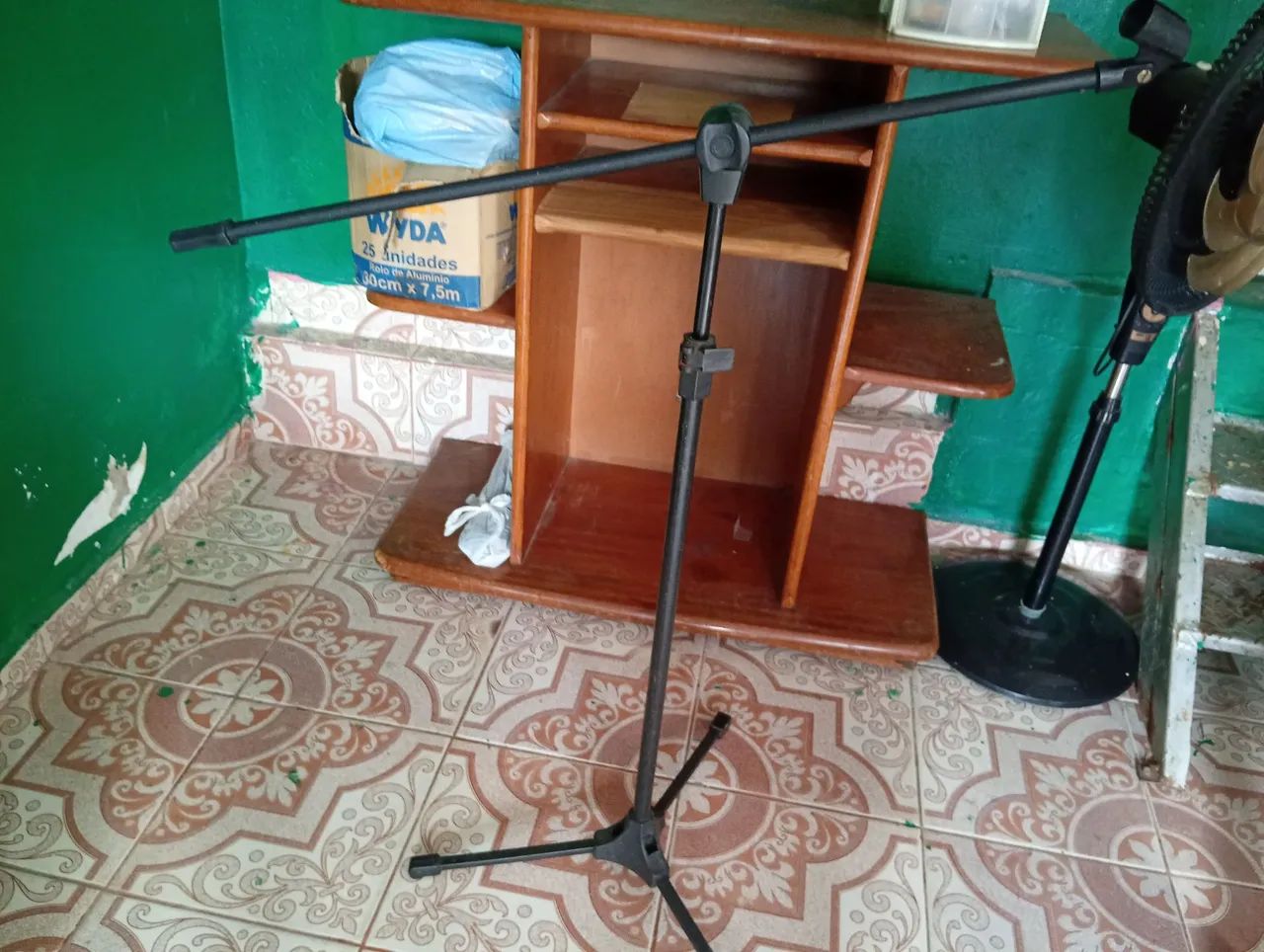 Vendo rack madeira maciça  - Foto 2