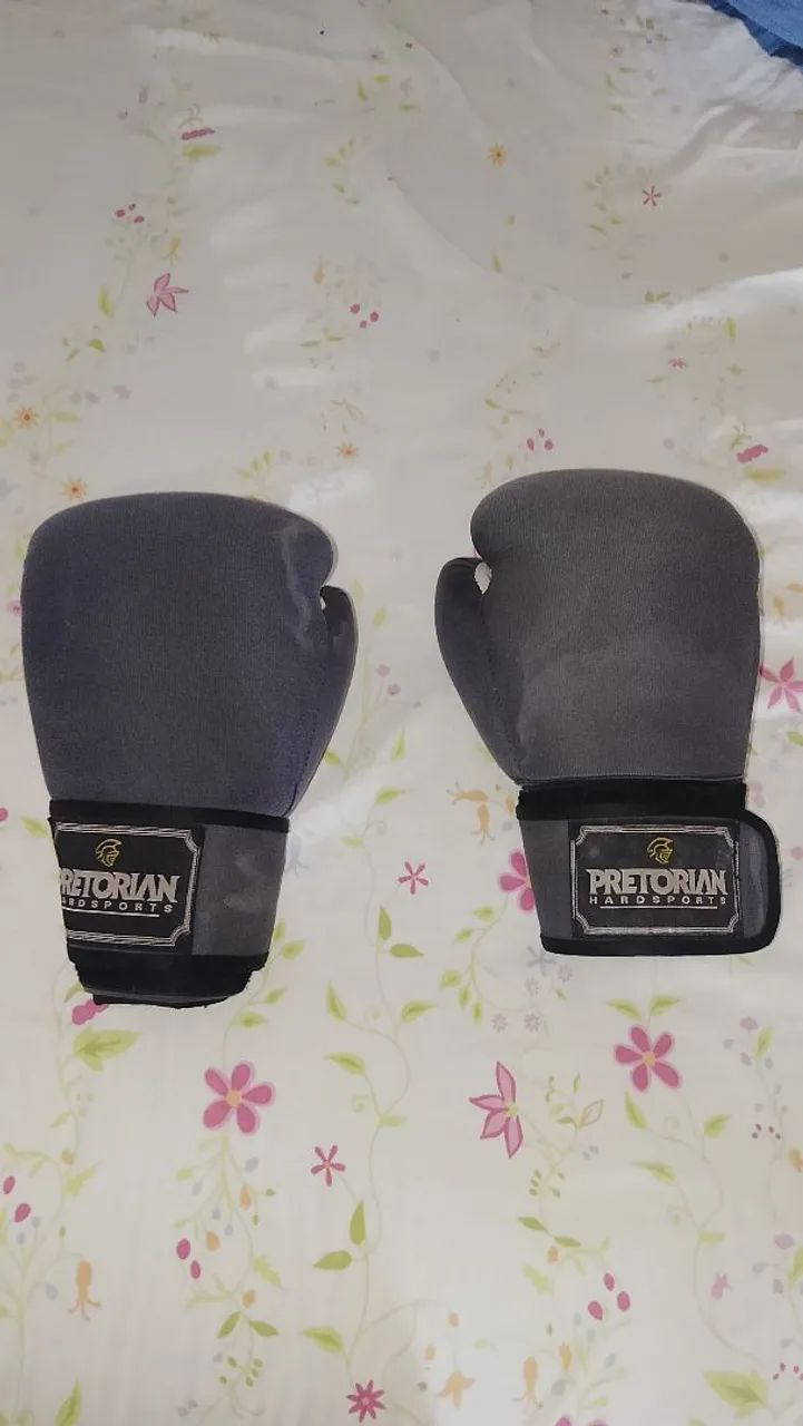 Vendo par de luvas de boxe 