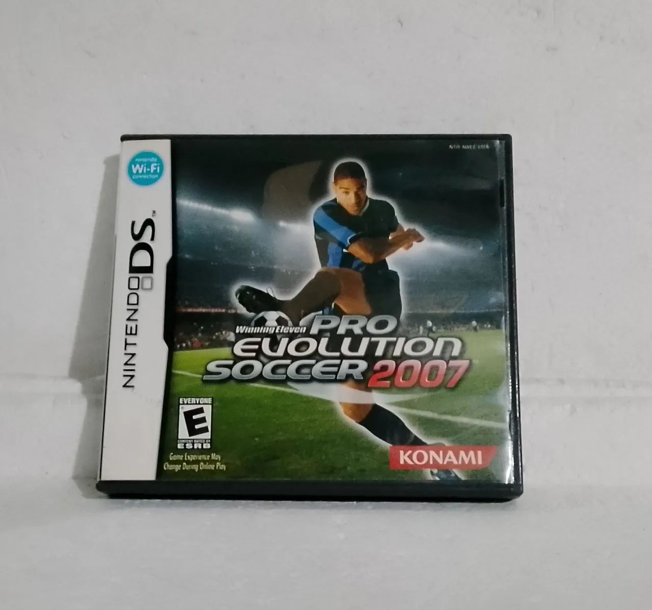Jogo de Nintendo ds pro evolution soccer 2007