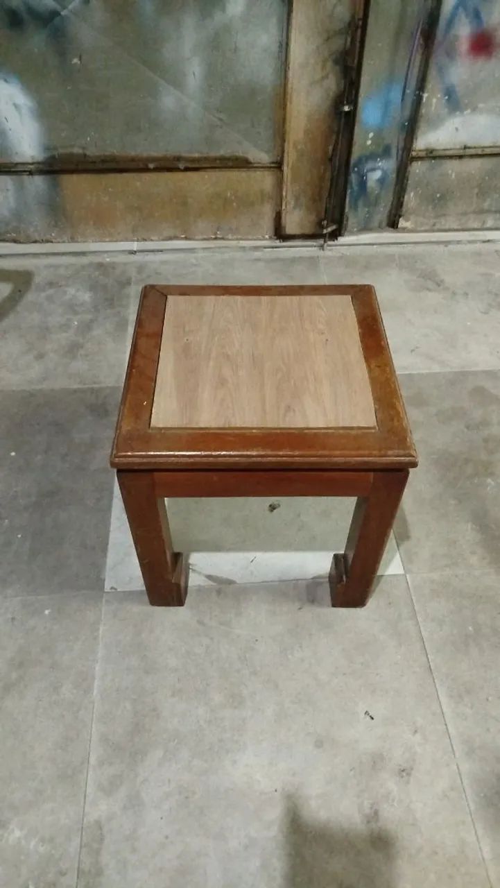 Mesinha de madeira 