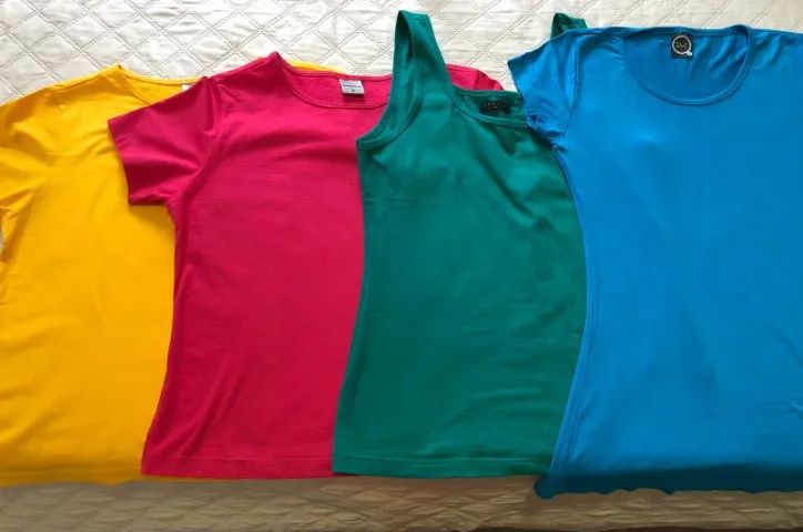 KIT COM 4 BLUSAS FEMININAS CORES VIBRANTES  CONFORTÁVEIS  VERSÁTEIS