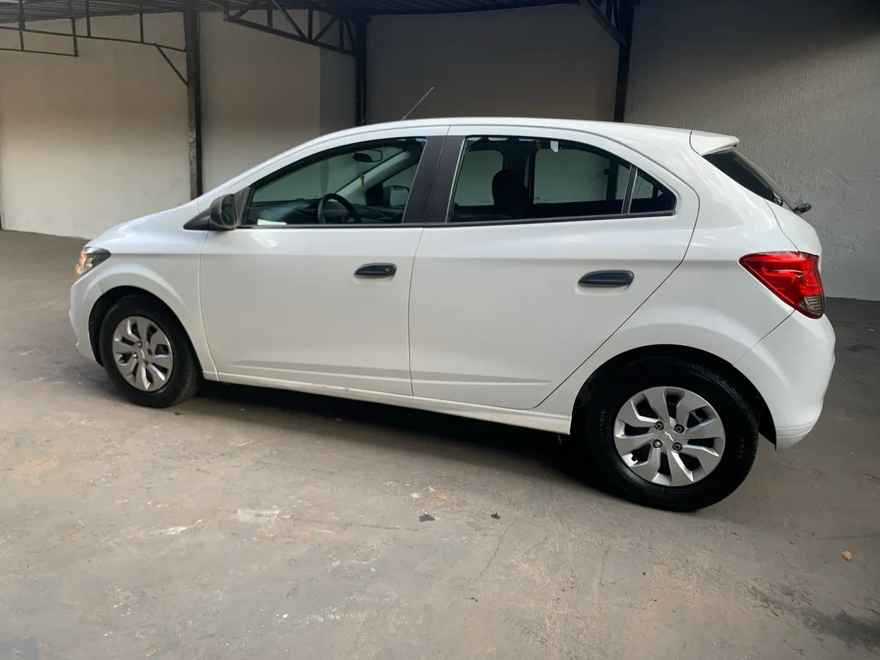 Chevrolet Onix ONIX HATCH Joy 1.0 8V Flex 5p Mec. 2019