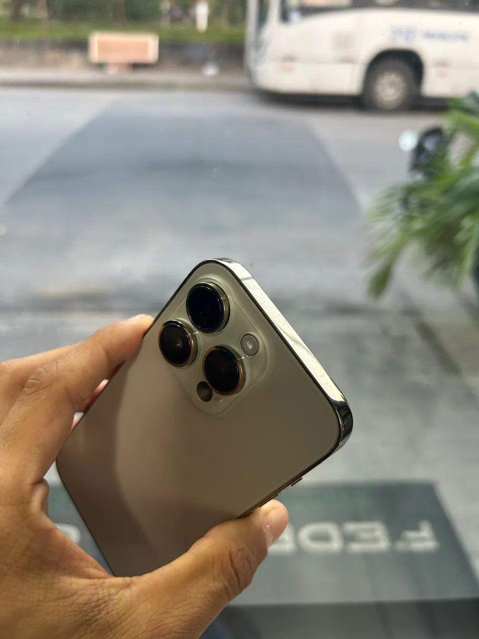 iPhone 14 PRO - dourado - Foto 5