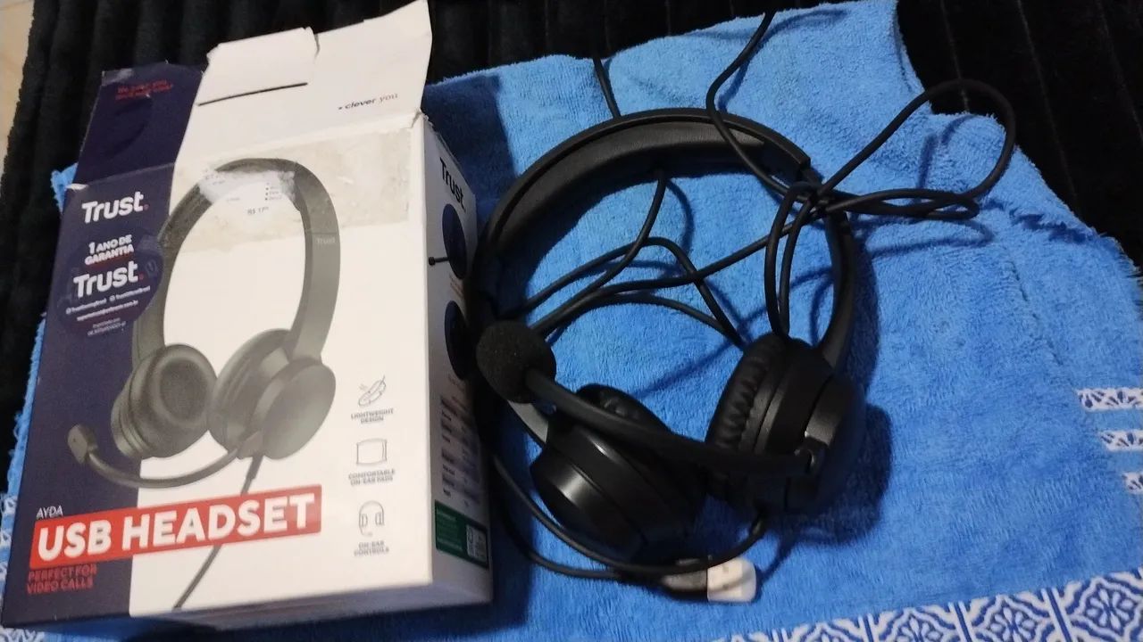 Headset USB Trust bem conservado 