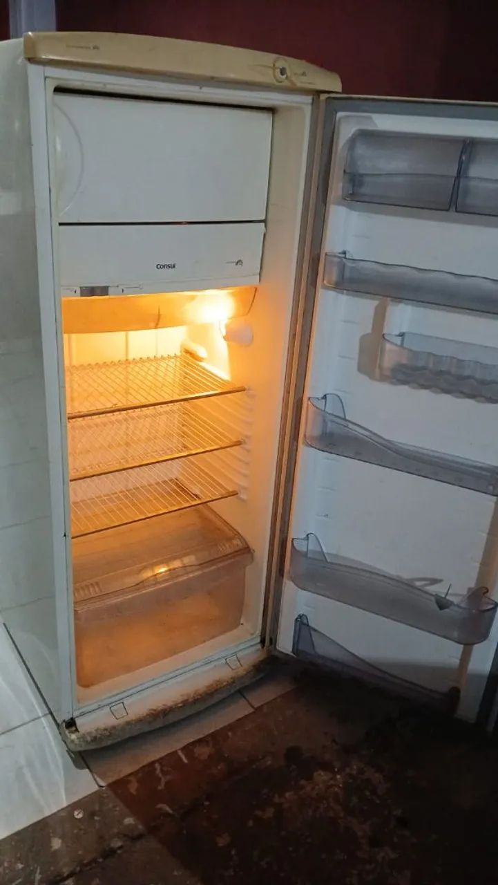 Vendo geladeira funcionando perfeitamente  - Foto 3