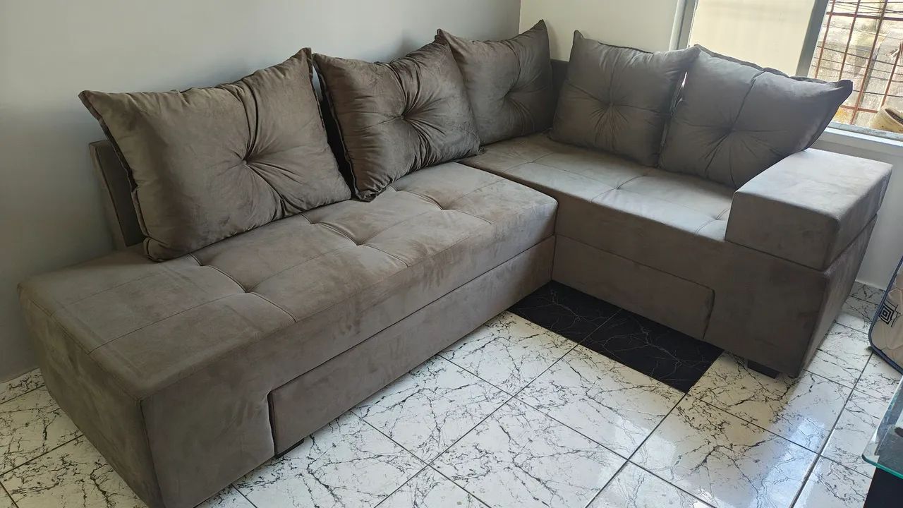Sofá de Canto em L com Chaise - Bege/Marrom - Novo - Foto 2