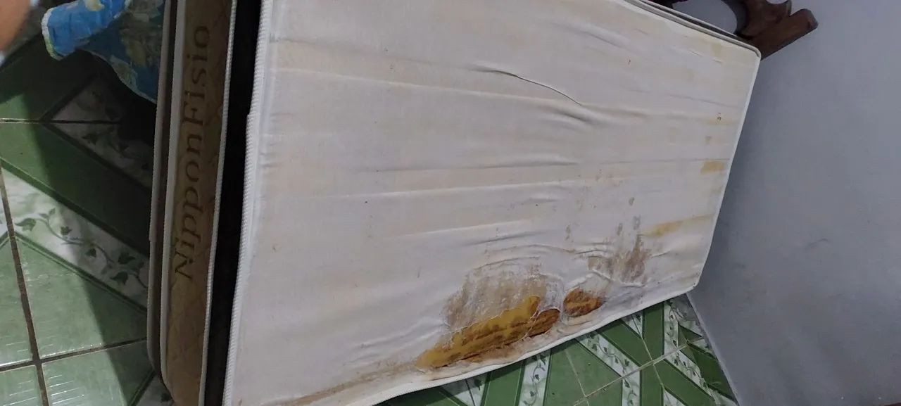 Vendo colchão e a cama vai de BRINDE! - Foto 4
