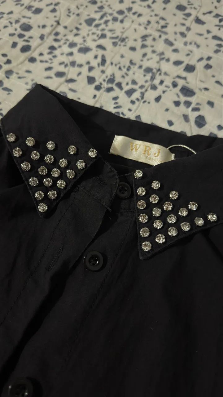 Blusa social preta com brilhos  - Foto 3