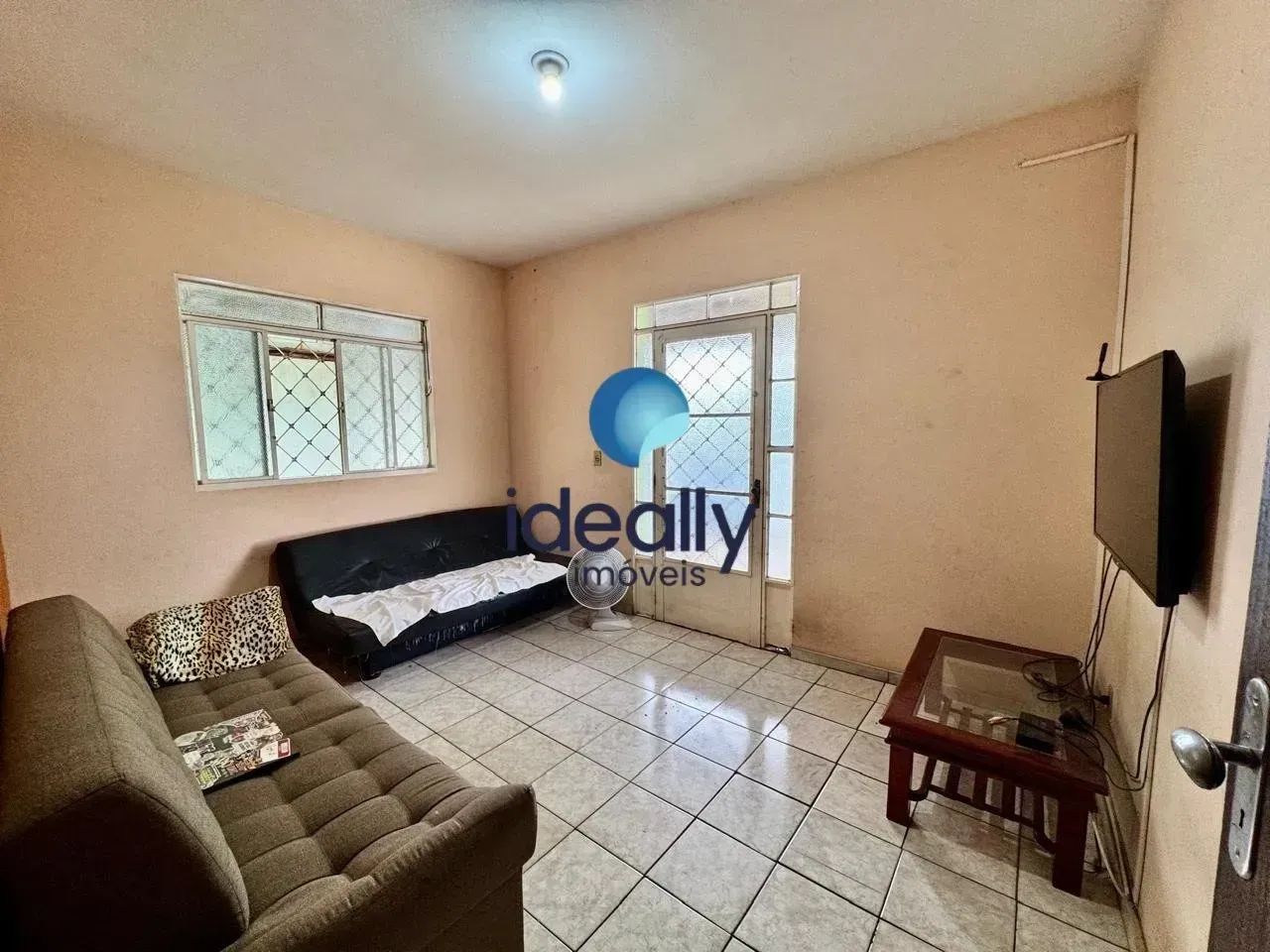 CASA A VENDA NO NACIONAL 4 QUARTOS E 5 VAGAS. - Foto 5