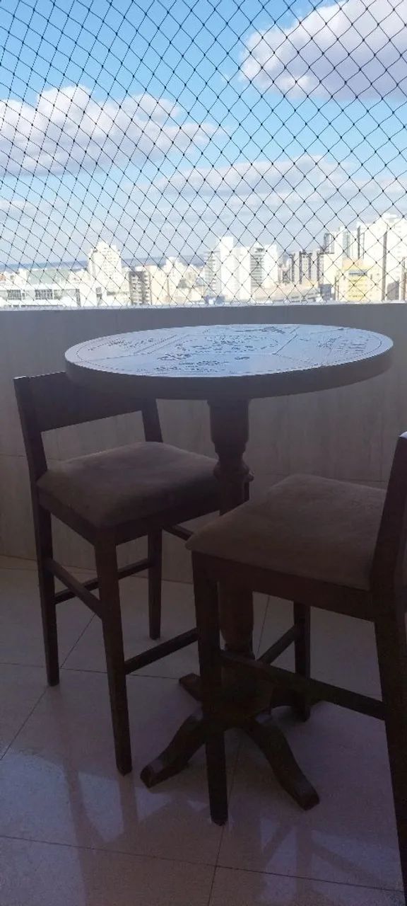 Mesa de varanda com 2 cadeiras madeira  - Foto 3