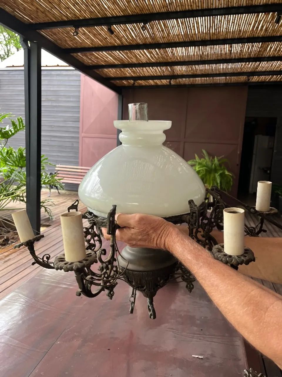 Lustre antigo de teto com 6 lâmpadas 