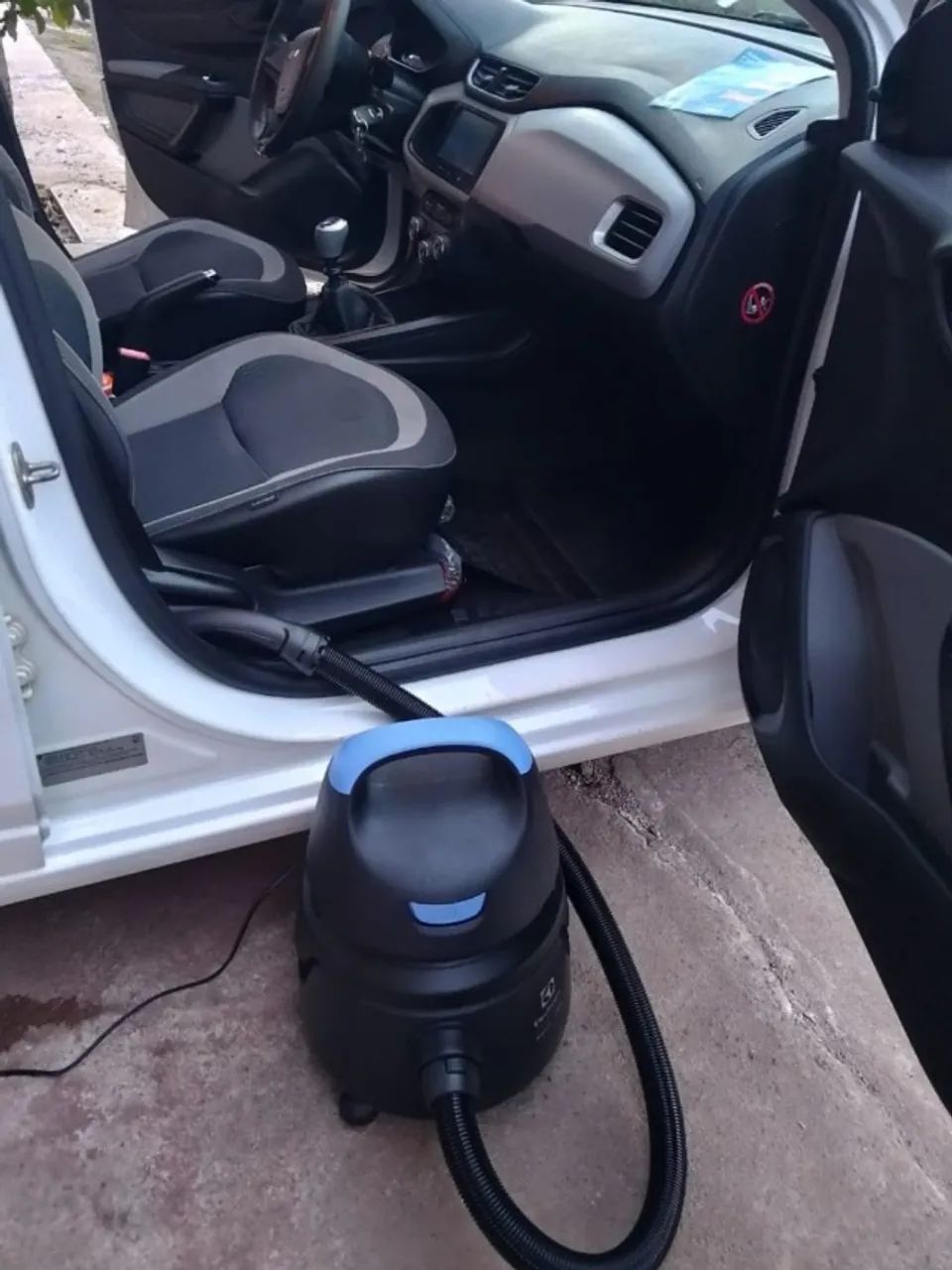 Aspirador de Pó e Água Electrolux 1400W - Zero - Foto 2