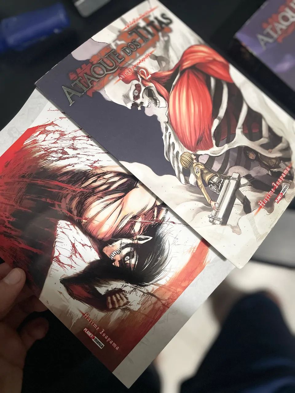 Attack on Titan 2 em 1 volumes 1 2 e 3 - Foto 2