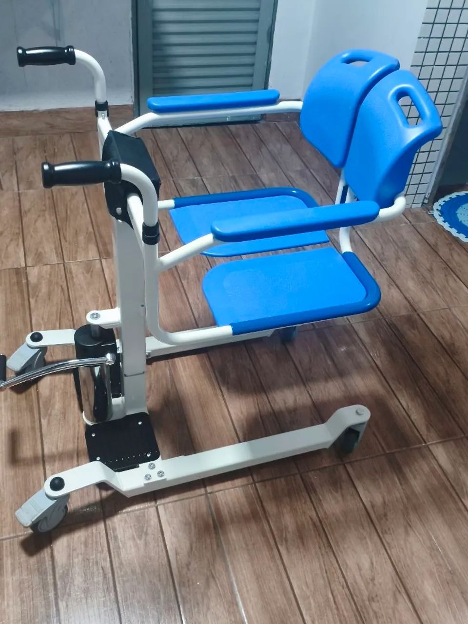 Cadeira de transferência. - Foto 3