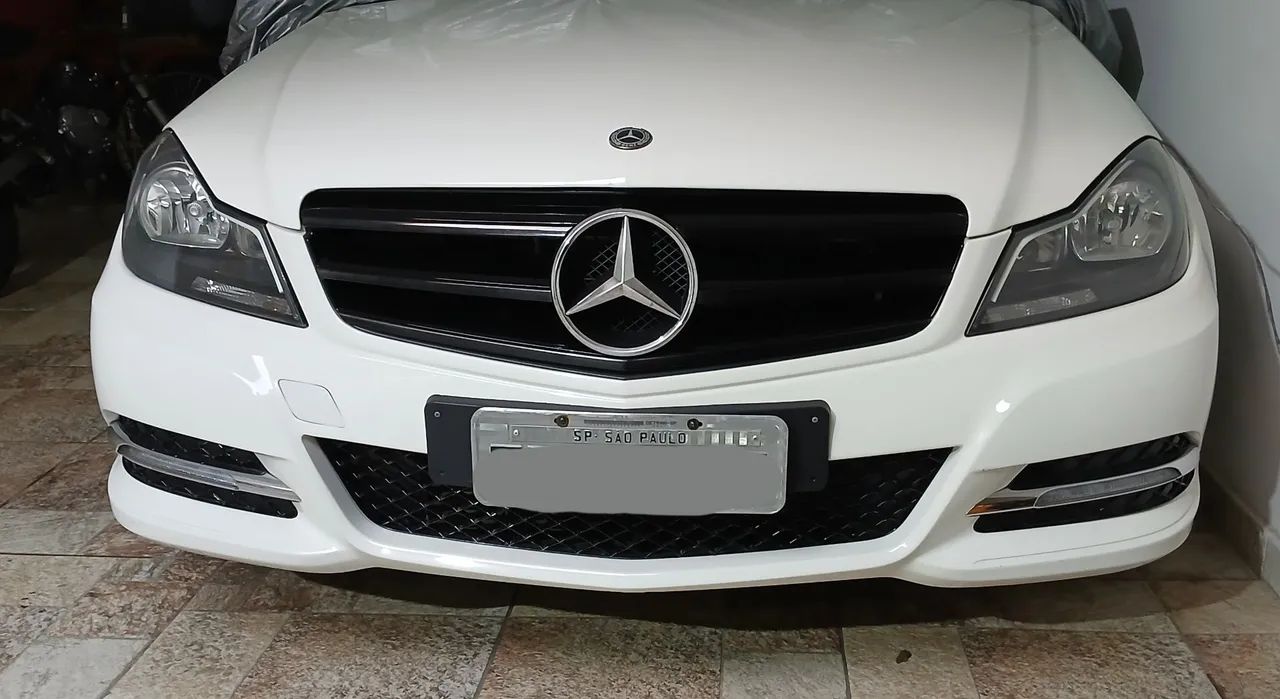 Mercedes-Benz C-180 CGI Classic 1.8 16V 156cv Aut. 2012