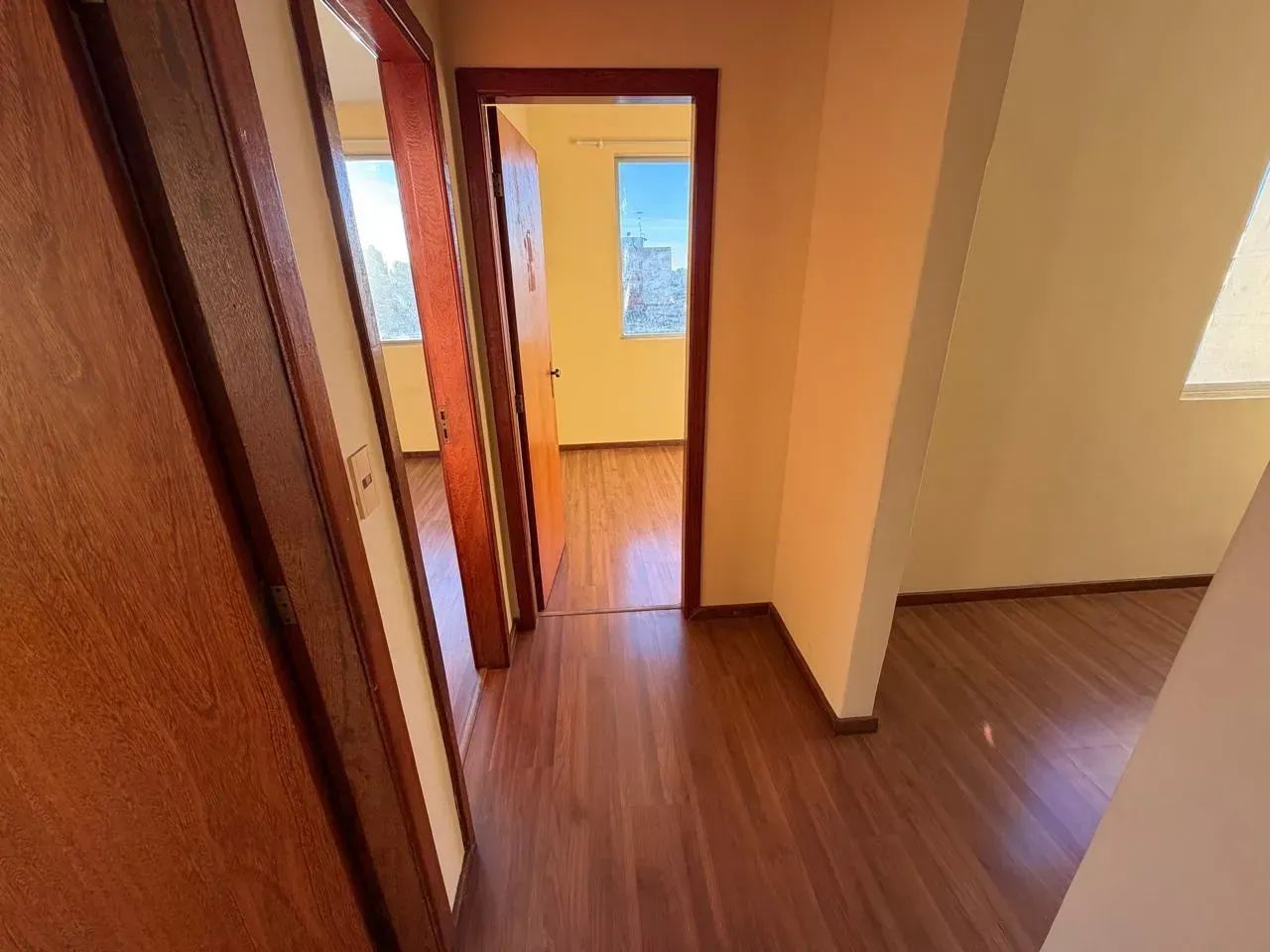 Apartamento de 3 quartos, amplo e bem cuidado  pronto para morar! - Foto 5