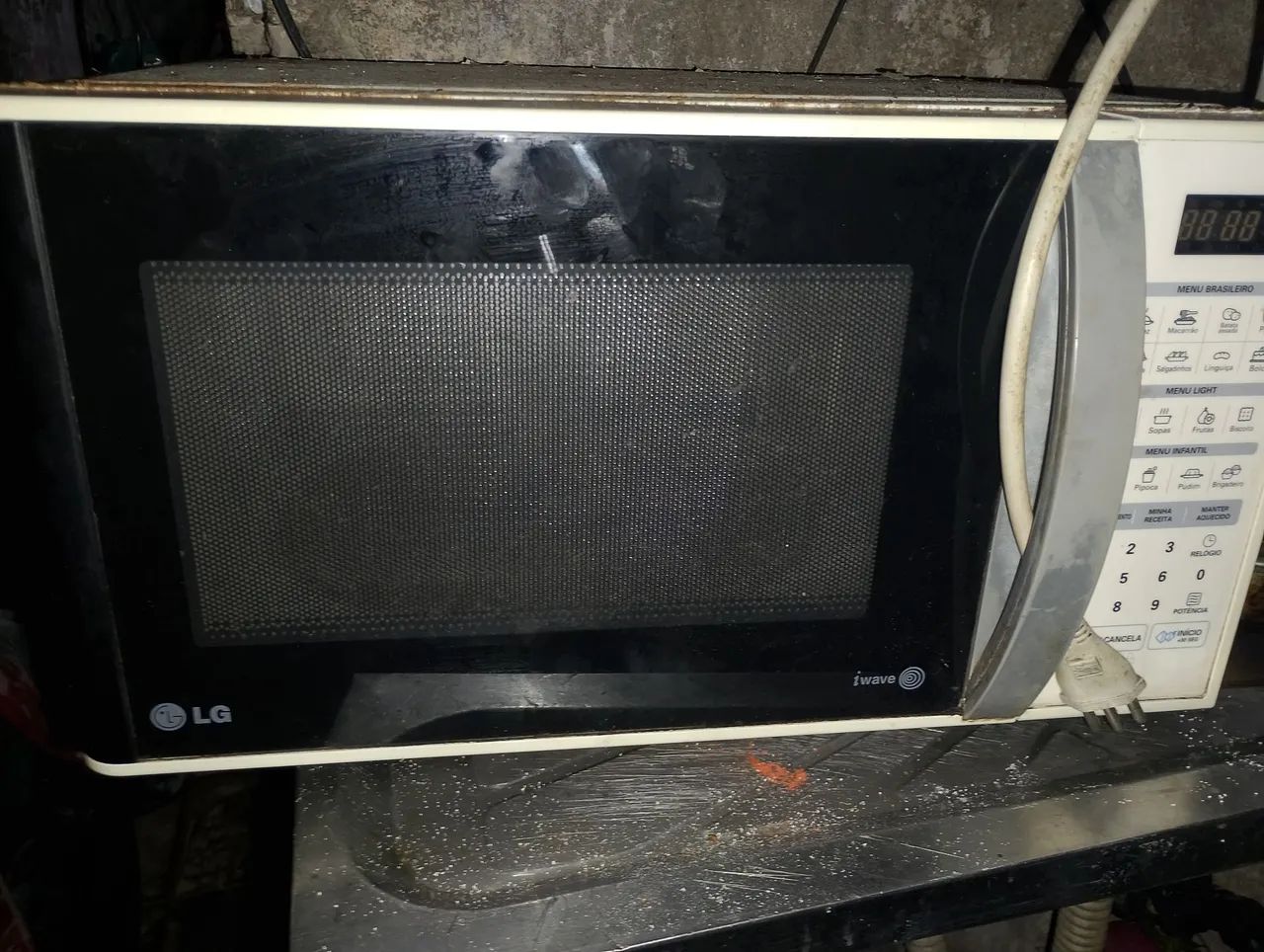 Microondas Marca LG funcionando 
