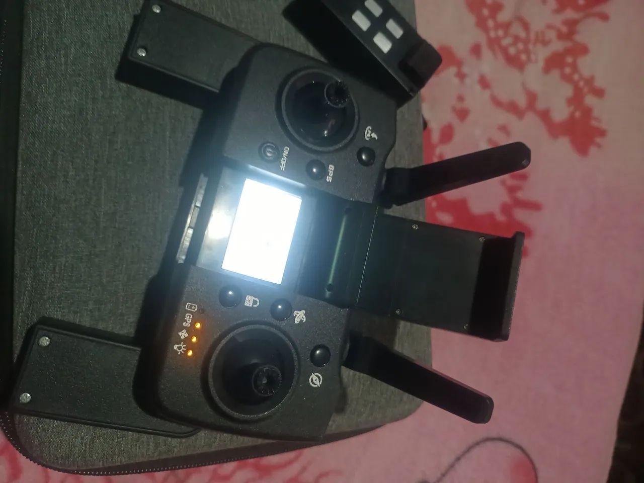 Vendo um controle do drone  rg700 pro e uma bateria  - Foto 2