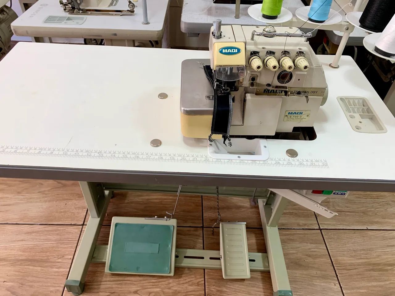 Máquina de costura Overlock ponto cadeia