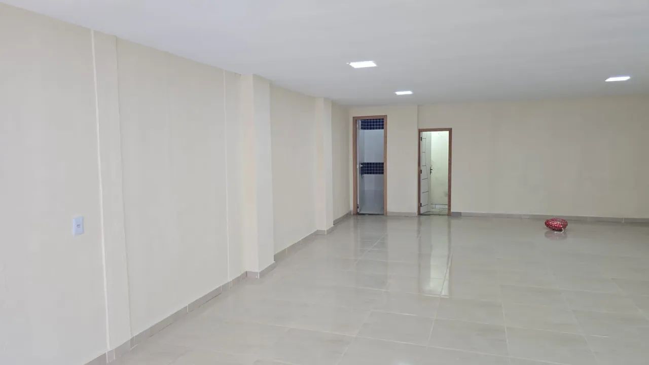 Prédio Comercial. Servindo para vários tipos de comércio, todo reformado medindo 6,50x 14 - Foto 5