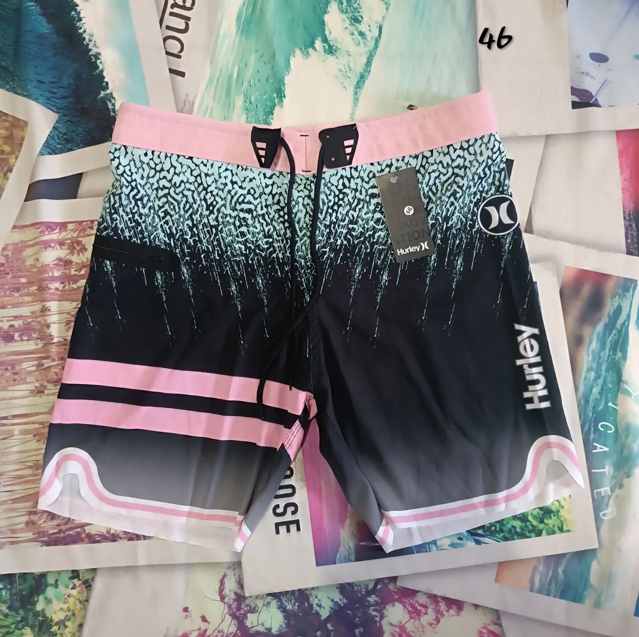 Shorts Hurley Azul com Detalhes em Branco