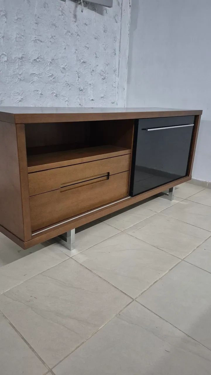 Vendo Buffet/ Rack