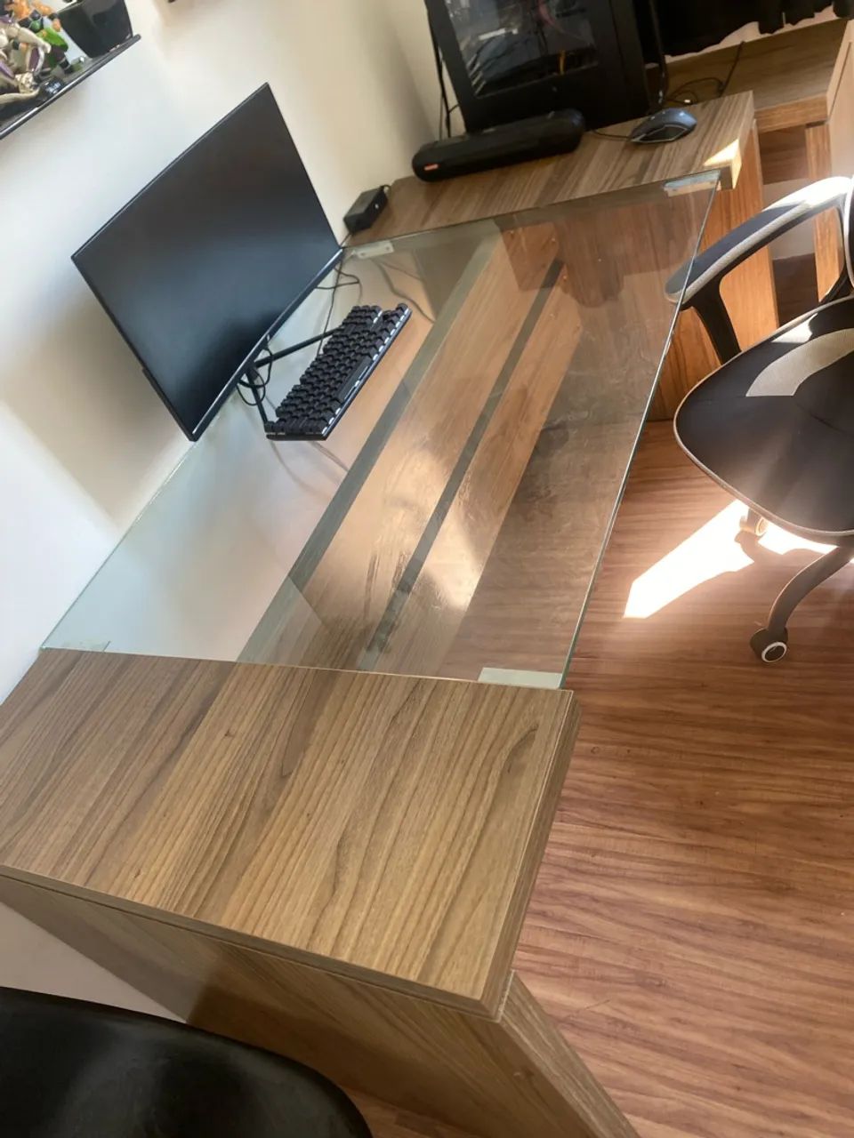 Mesa de vidro com cadeiras  - Foto 2